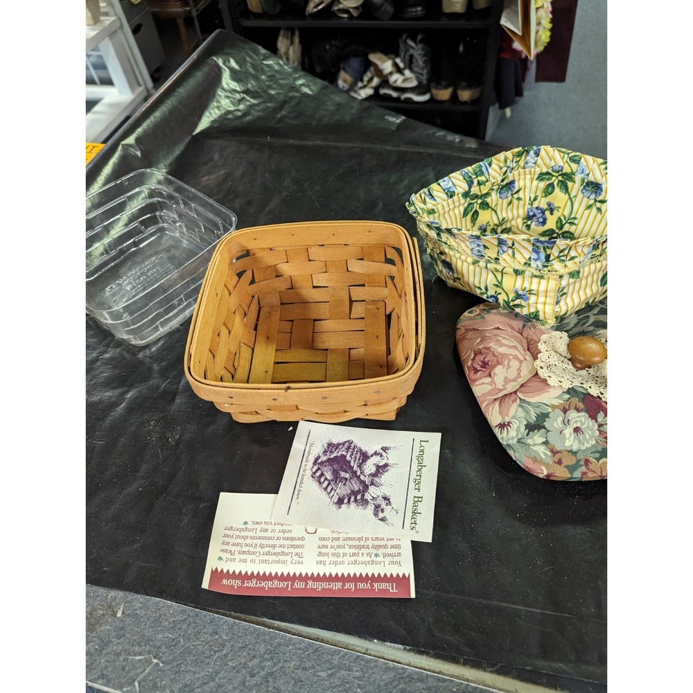 Longaberger 1993 small berry basket 11304 lining plastic Heart of design lid